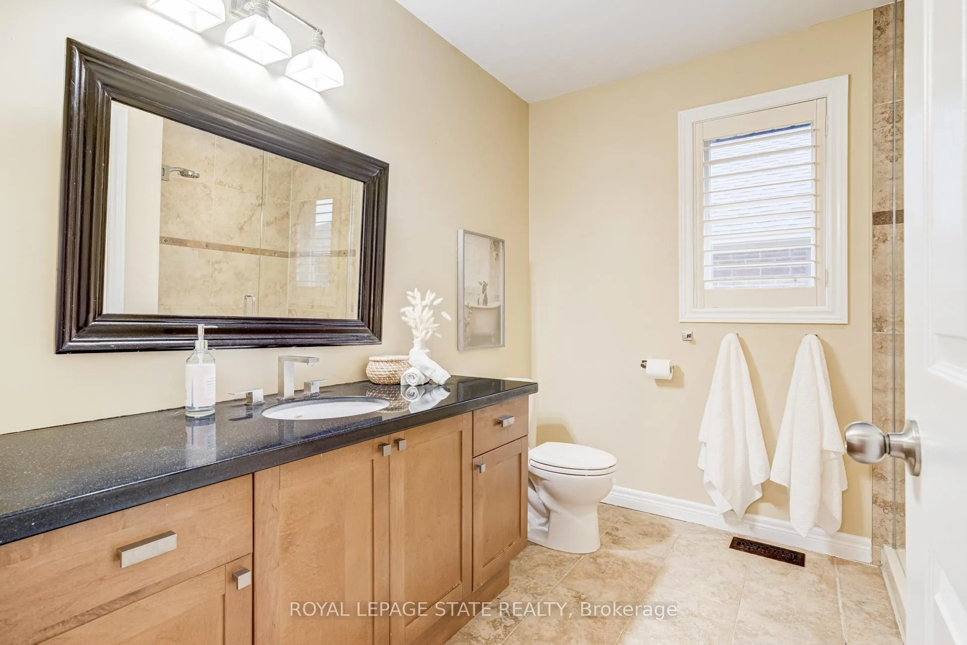 Photo 35 of 67 Newcombe Road, Hamilton, Dundas — HOMEH