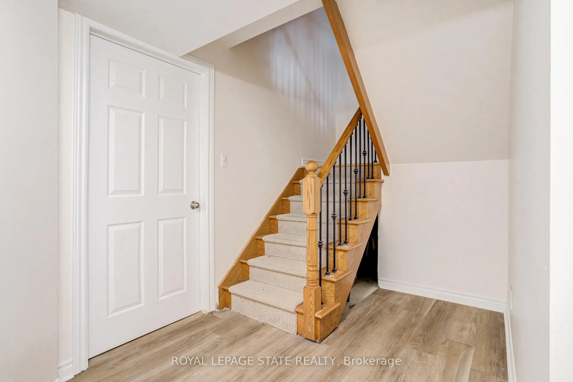 Photo 37 of 67 Newcombe Road, Hamilton, Dundas — HOMEH