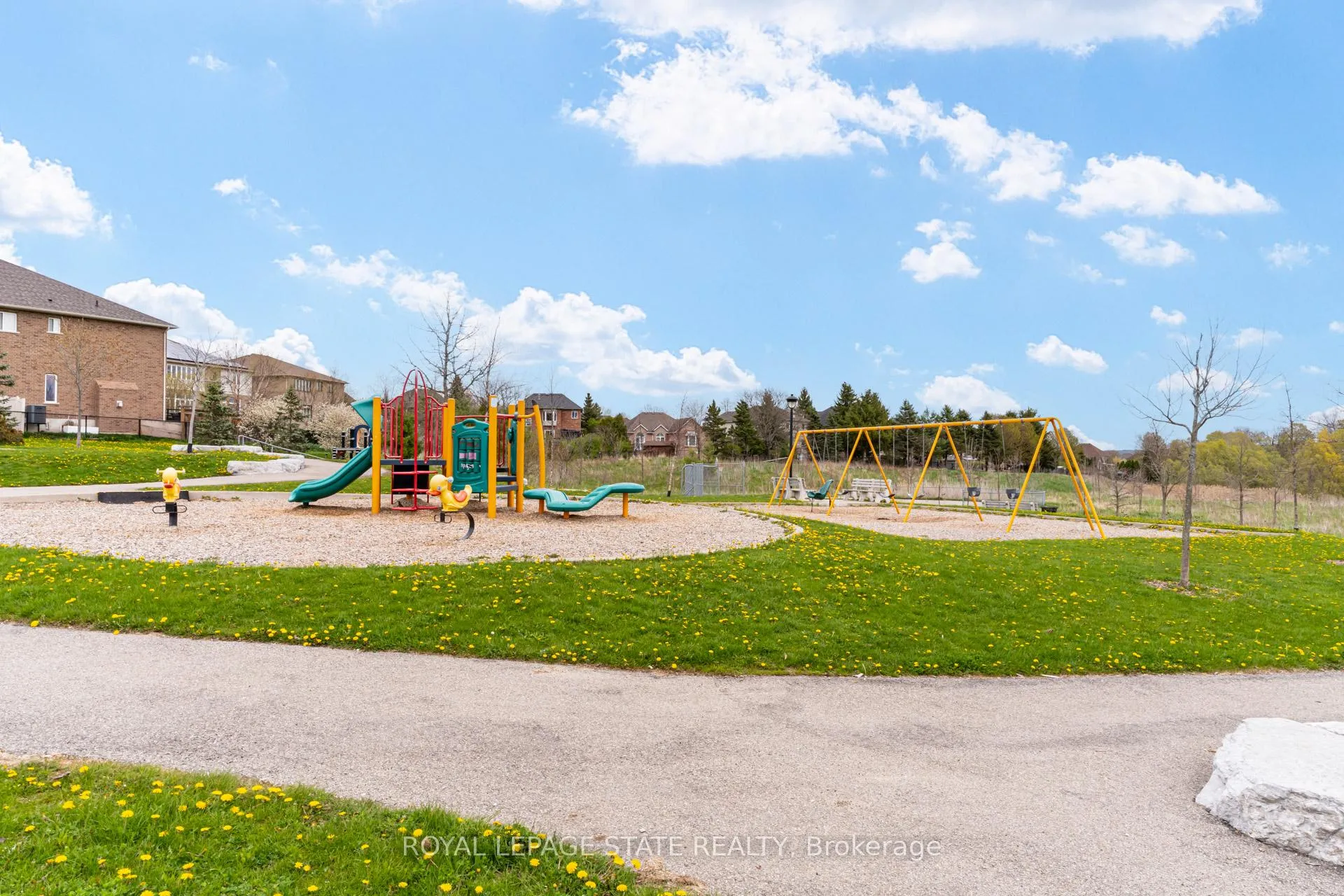 Photo 48 of 67 Newcombe Road, Hamilton, Dundas — HOMEH