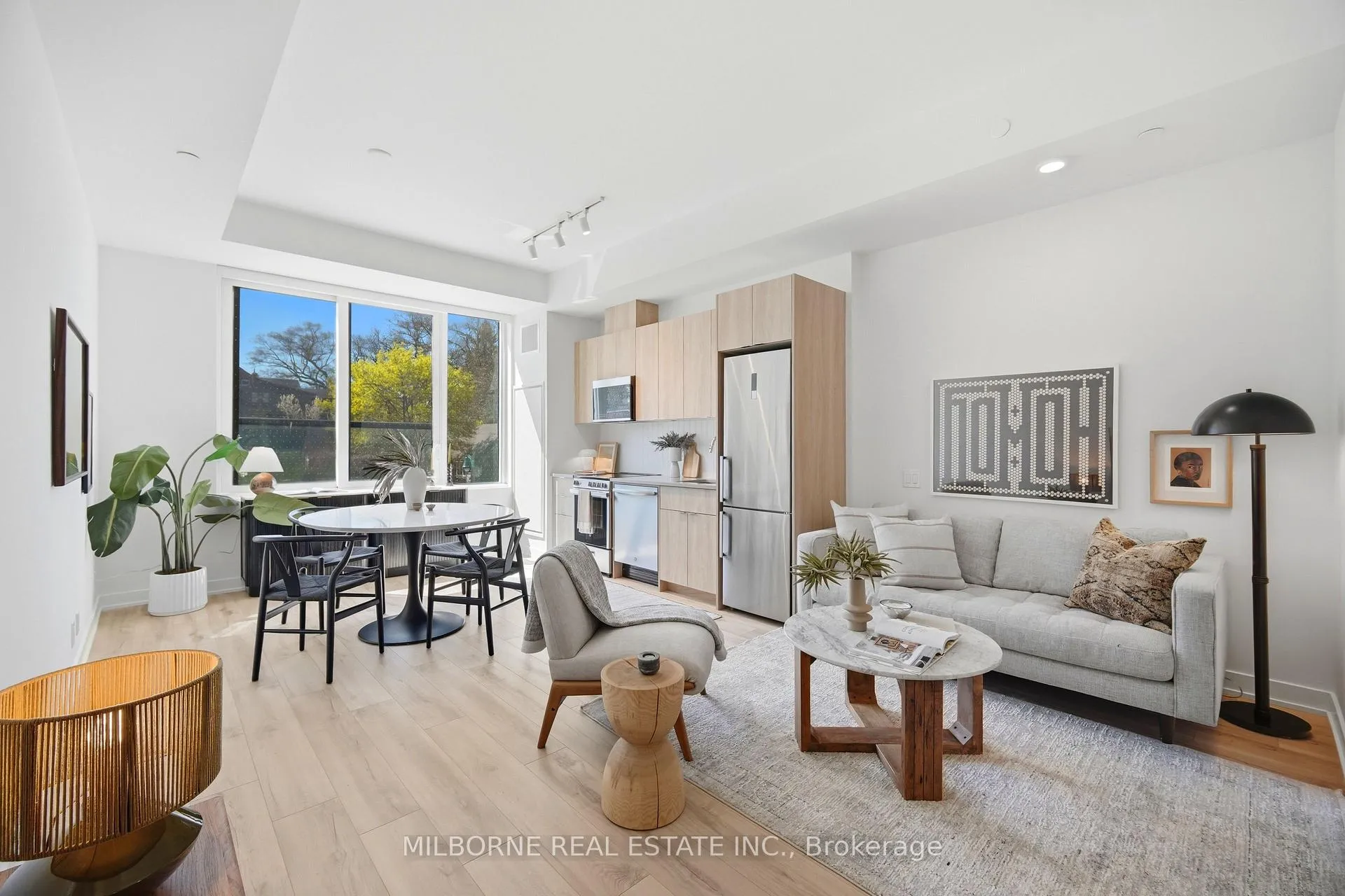 Front of Unit 207, 1660 Bloor Street W