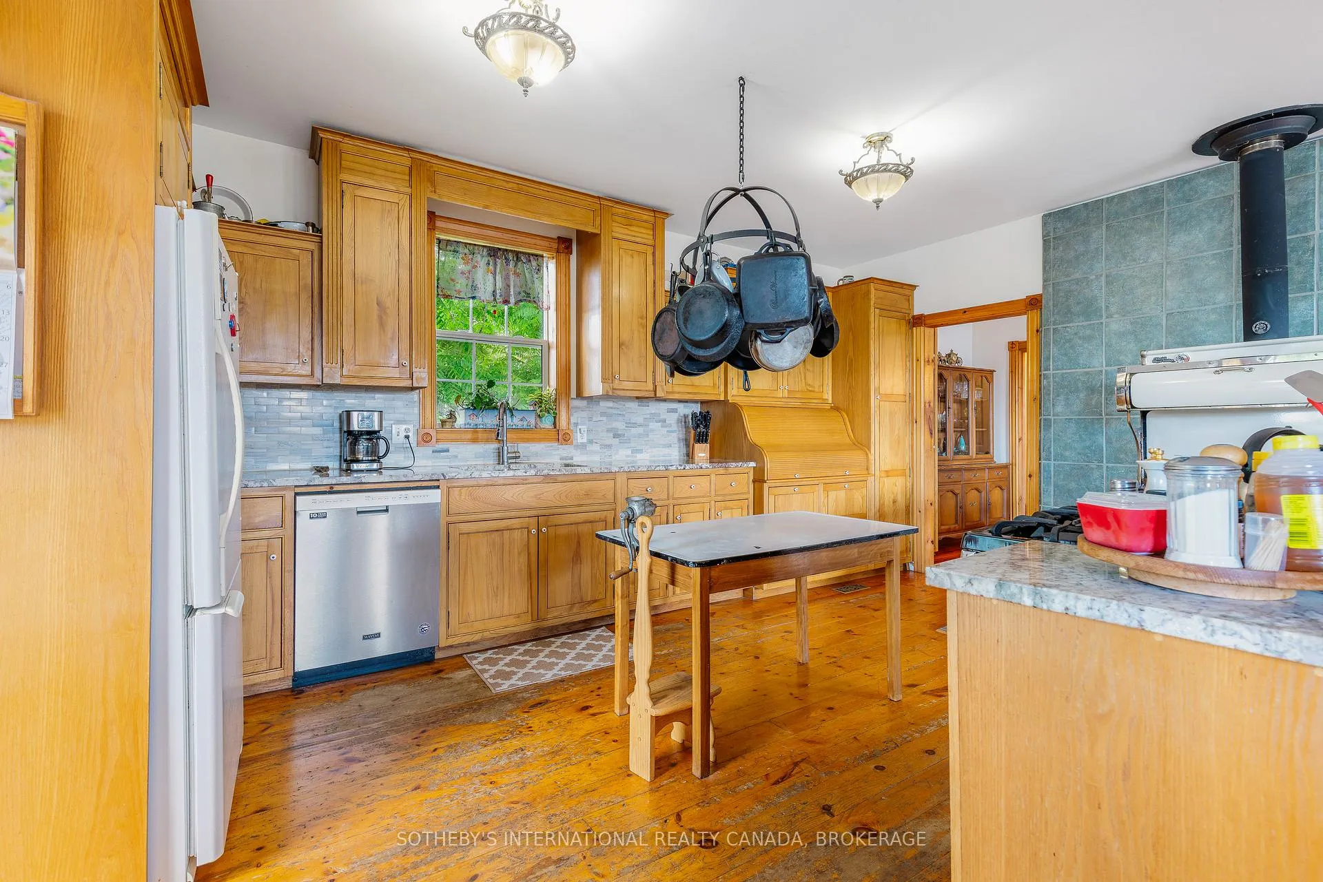 Photo 6 of 50 - 60 Water Street, Gananoque, Gananoque — HOMEH