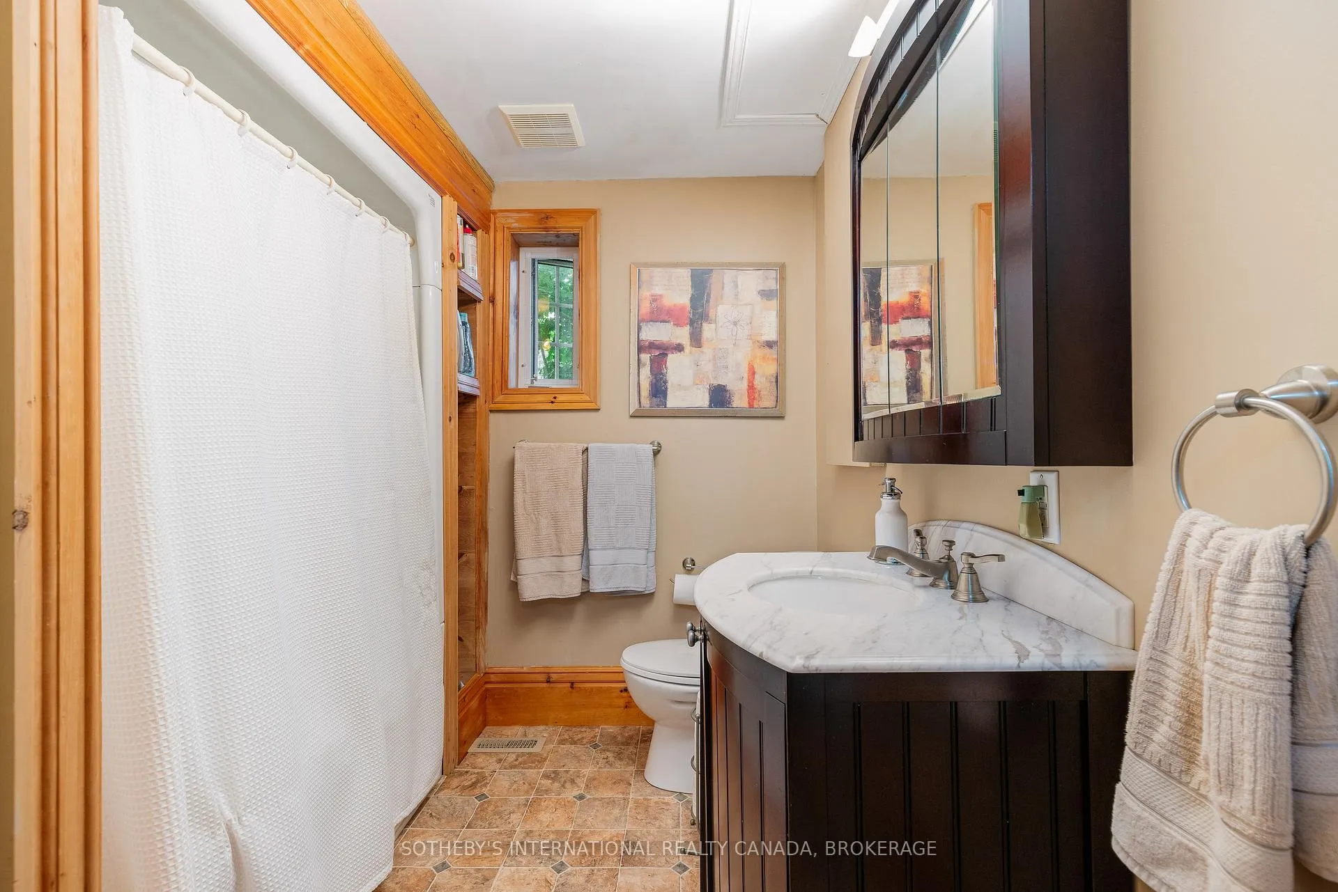 Photo 19 of 50 - 60 Water Street, Gananoque, Gananoque — HOMEH
