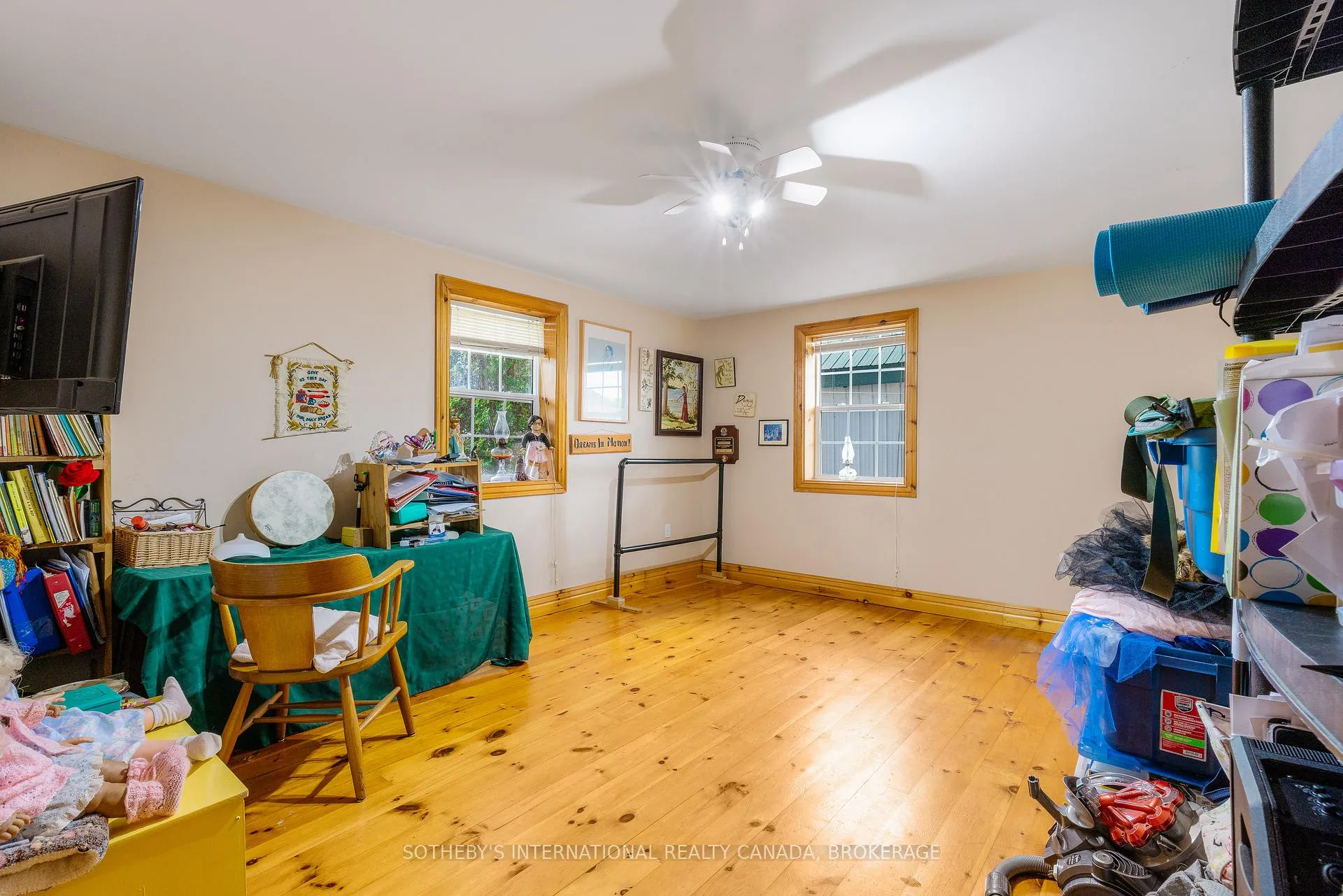 Photo 23 of 50 - 60 Water Street, Gananoque, Gananoque — HOMEH