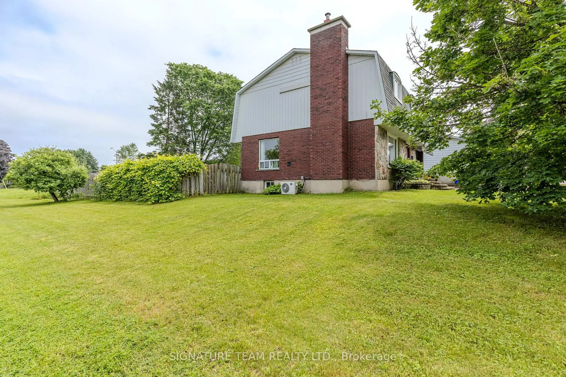 Photo 6 of 401 Broadview Drive, Pembroke, Pembroke — HOMEH