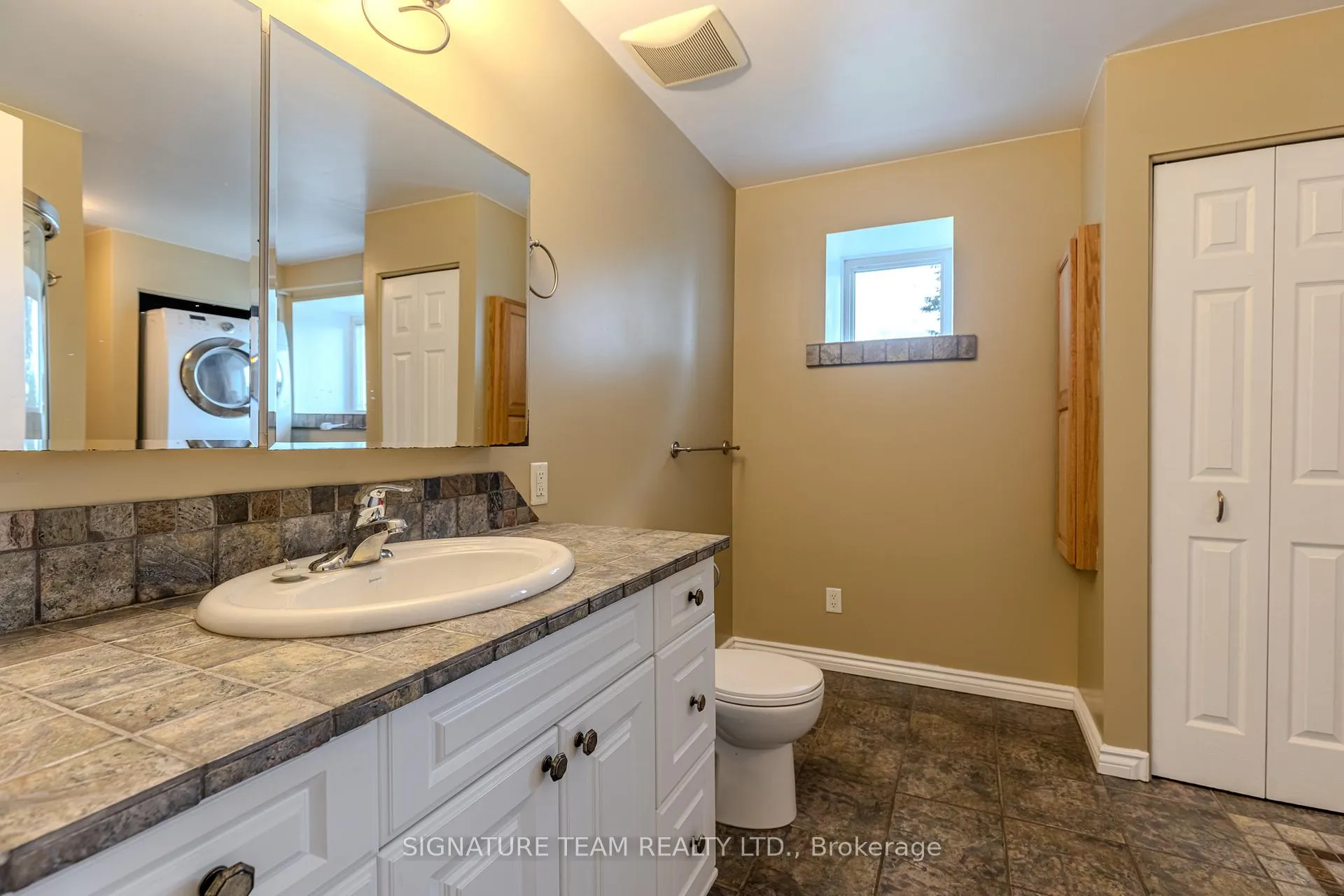 Photo 20 of 401 Broadview Drive, Pembroke, Pembroke — HOMEH