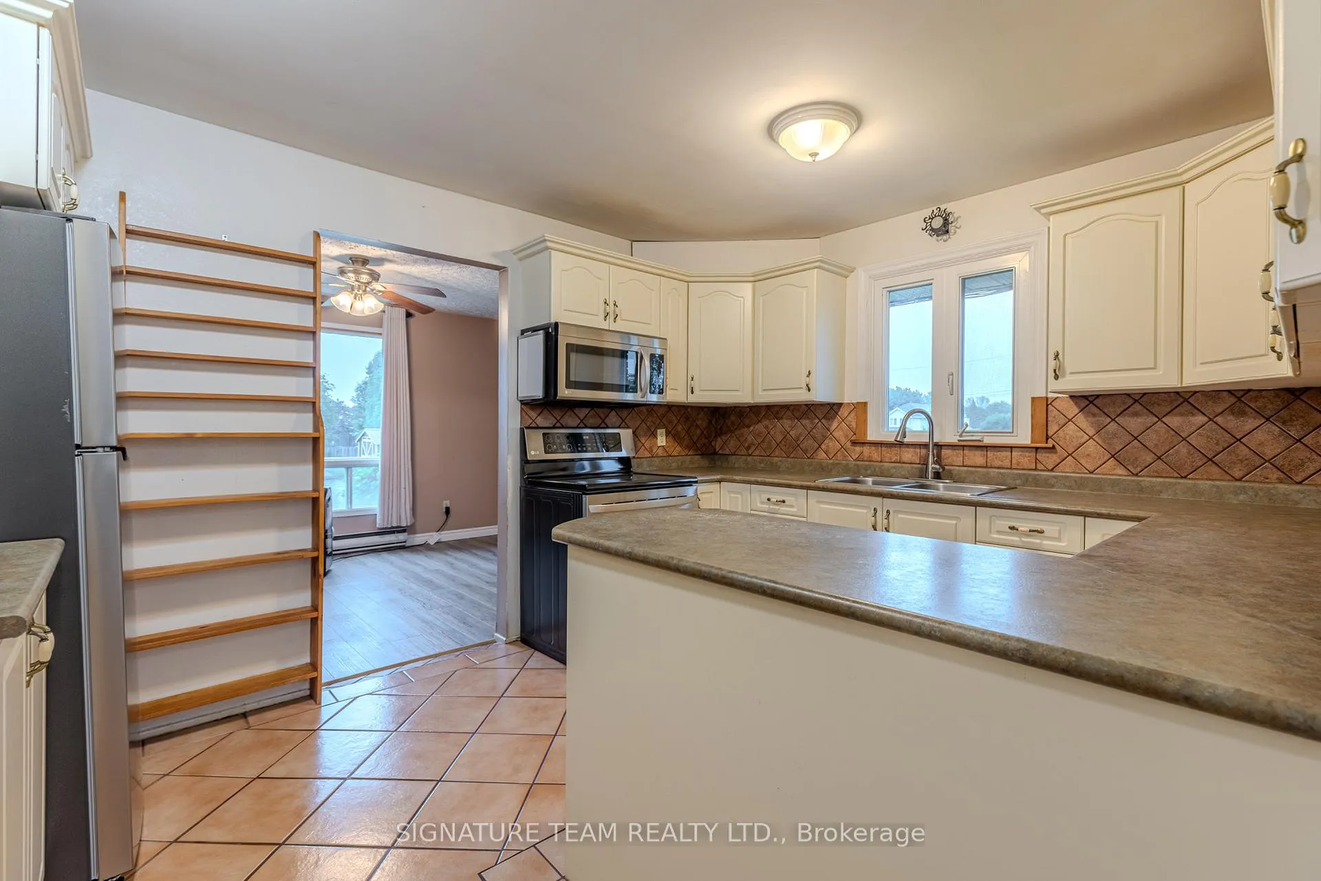 Photo 32 of 401 Broadview Drive, Pembroke, Pembroke — HOMEH