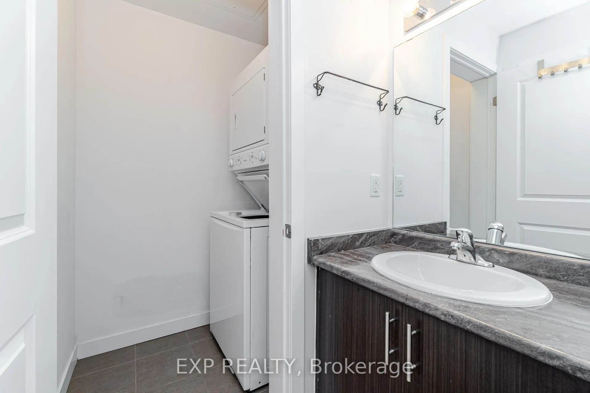 Photo 14 of Unit 121, 125 Shoreview Place, Hamilton, Stoney Creek — HOMEH