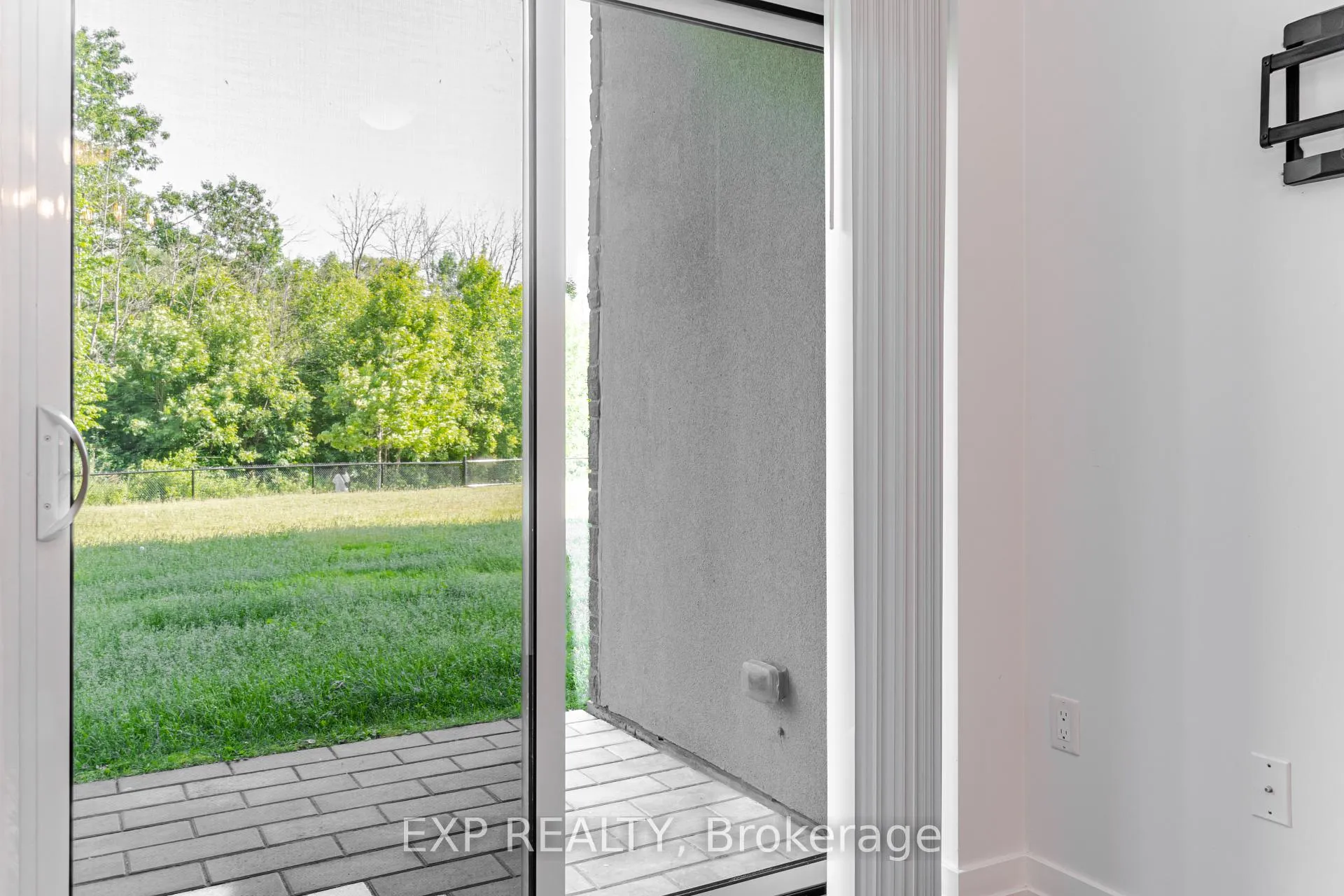 Photo 16 of Unit 121, 125 Shoreview Place, Hamilton, Stoney Creek — HOMEH