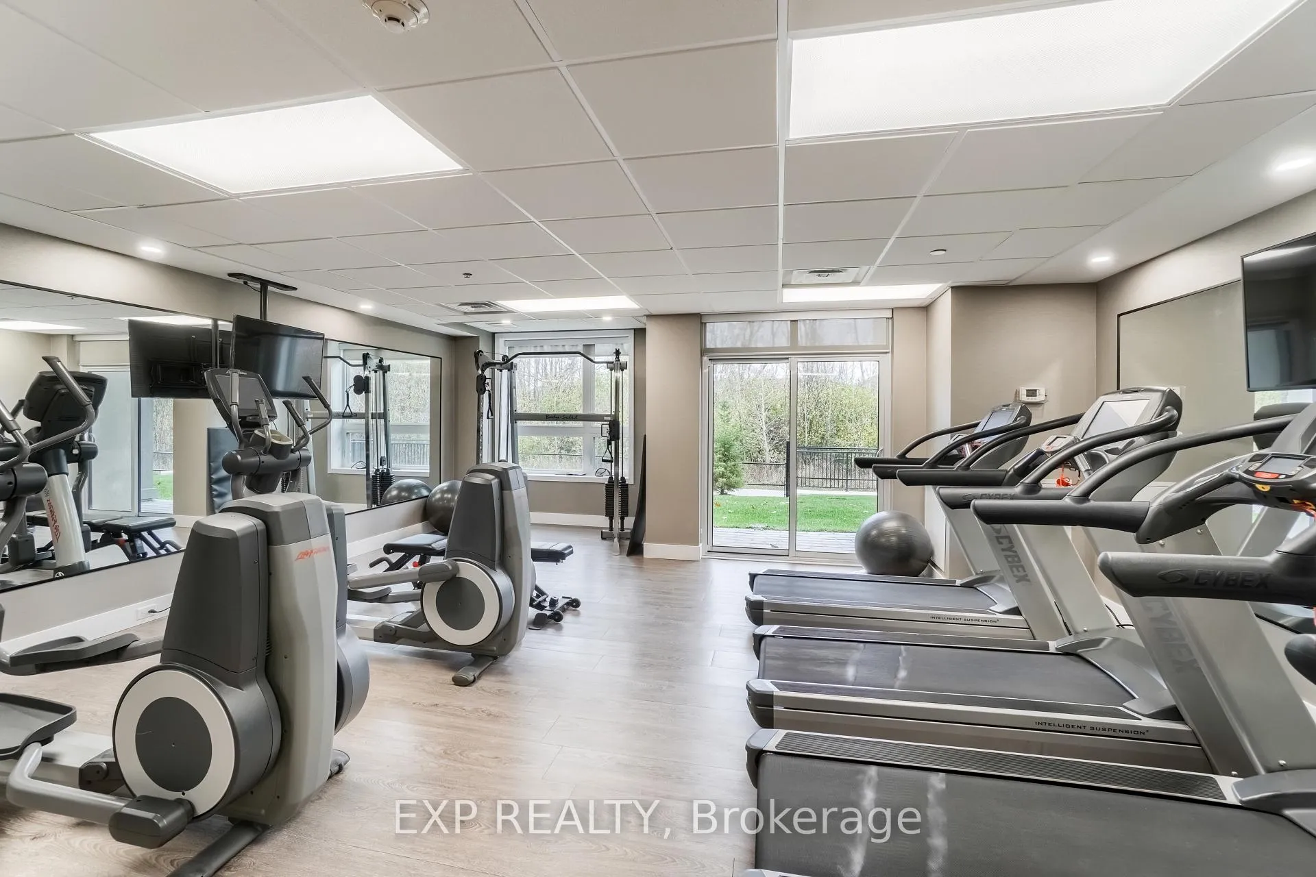 Photo 19 of Unit 121, 125 Shoreview Place, Hamilton, Stoney Creek — HOMEH