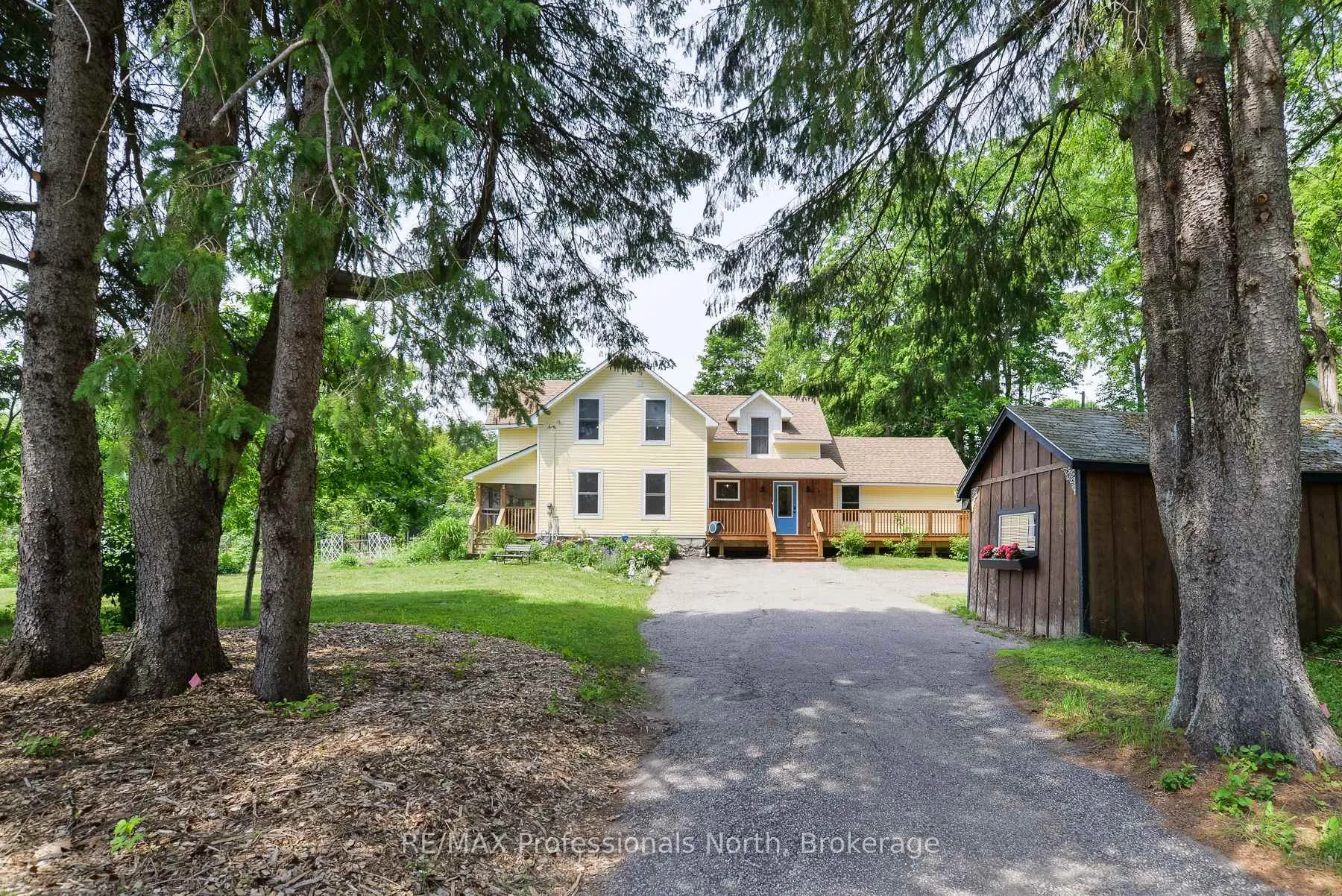 Photo 2 of 325 McPherson Street, Gravenhurst, Muskoka (S) — HOMEH