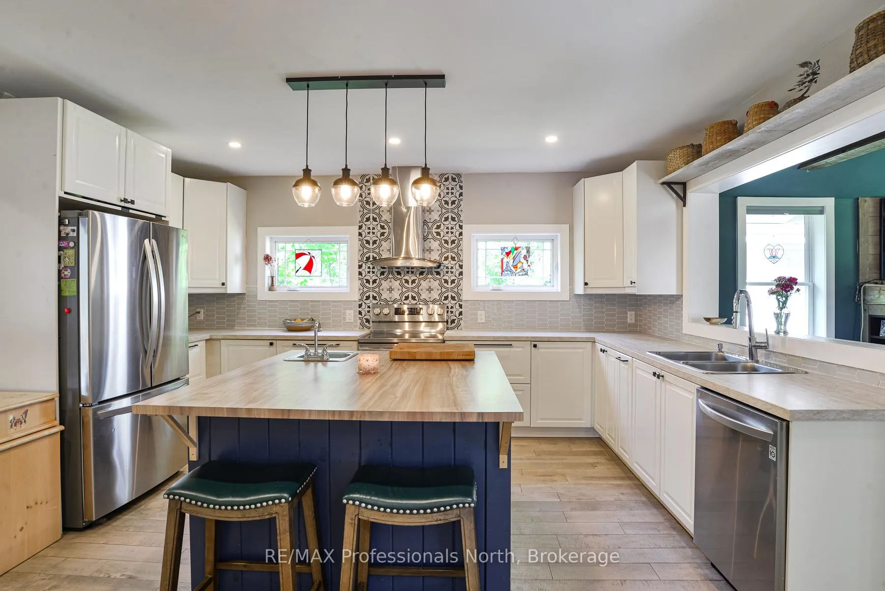 Photo 7 of 325 McPherson Street, Gravenhurst, Muskoka (S) — HOMEH