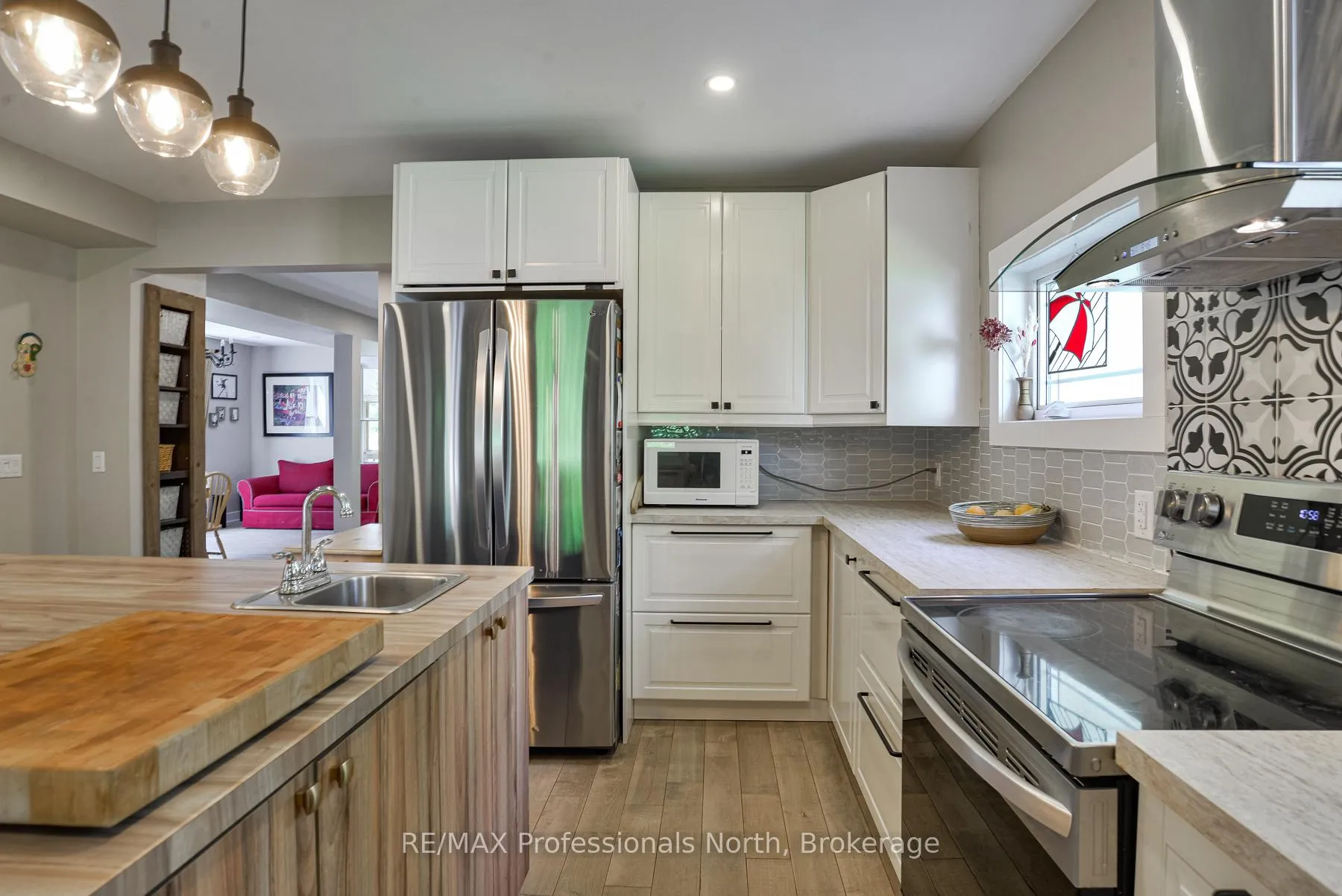 Photo 9 of 325 McPherson Street, Gravenhurst, Muskoka (S) — HOMEH