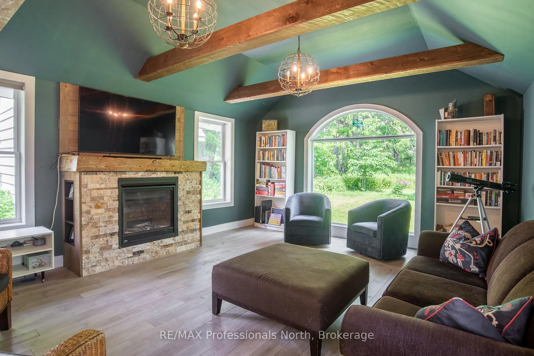 Photo 11 of 325 McPherson Street, Gravenhurst, Muskoka (S) — HOMEH