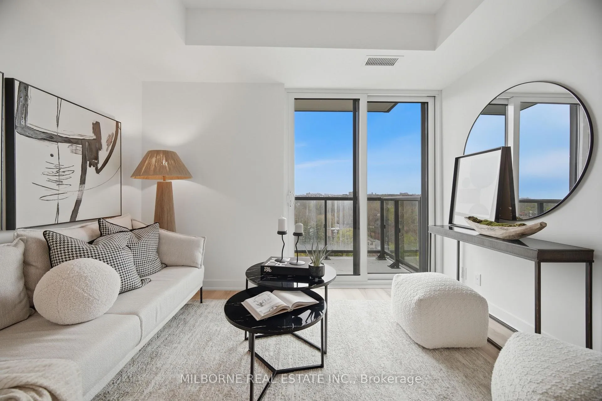Front of Unit 1002, 1660 Bloor Street W