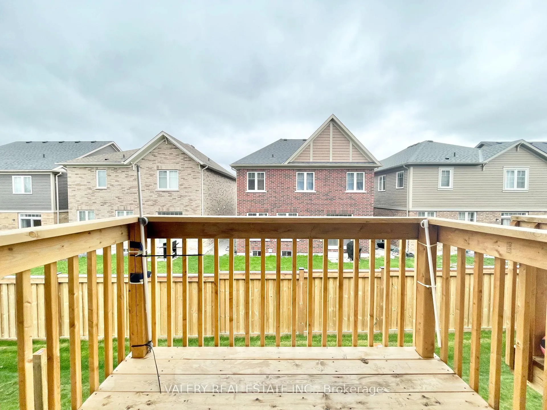 Photo 2 of 157 Danzatore Path, Oshawa, Windfields — HOMEH