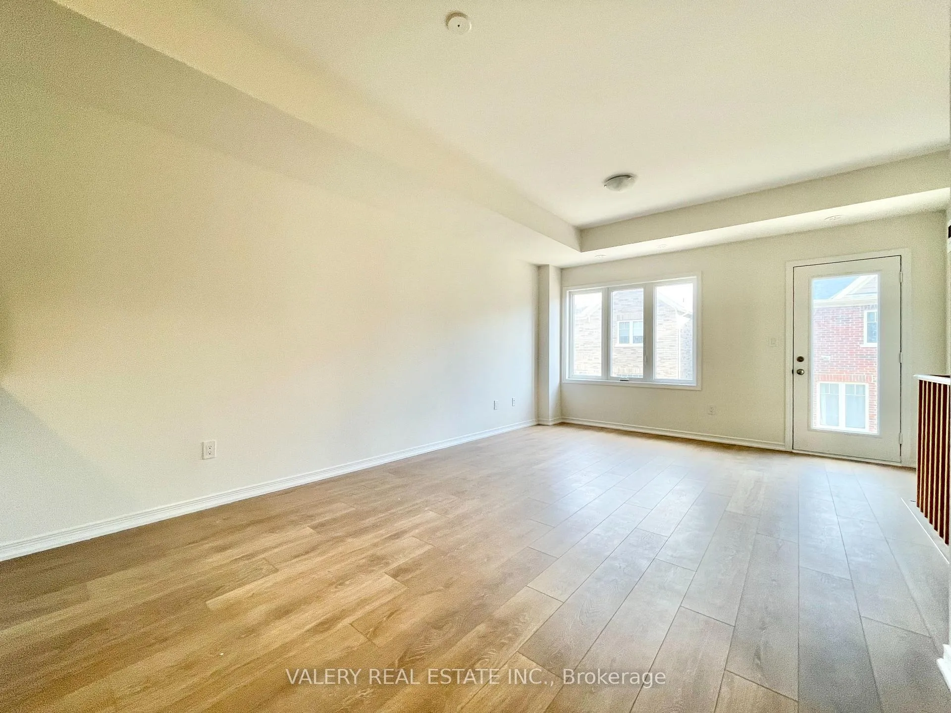 Photo 7 of 157 Danzatore Path, Oshawa, Windfields — HOMEH