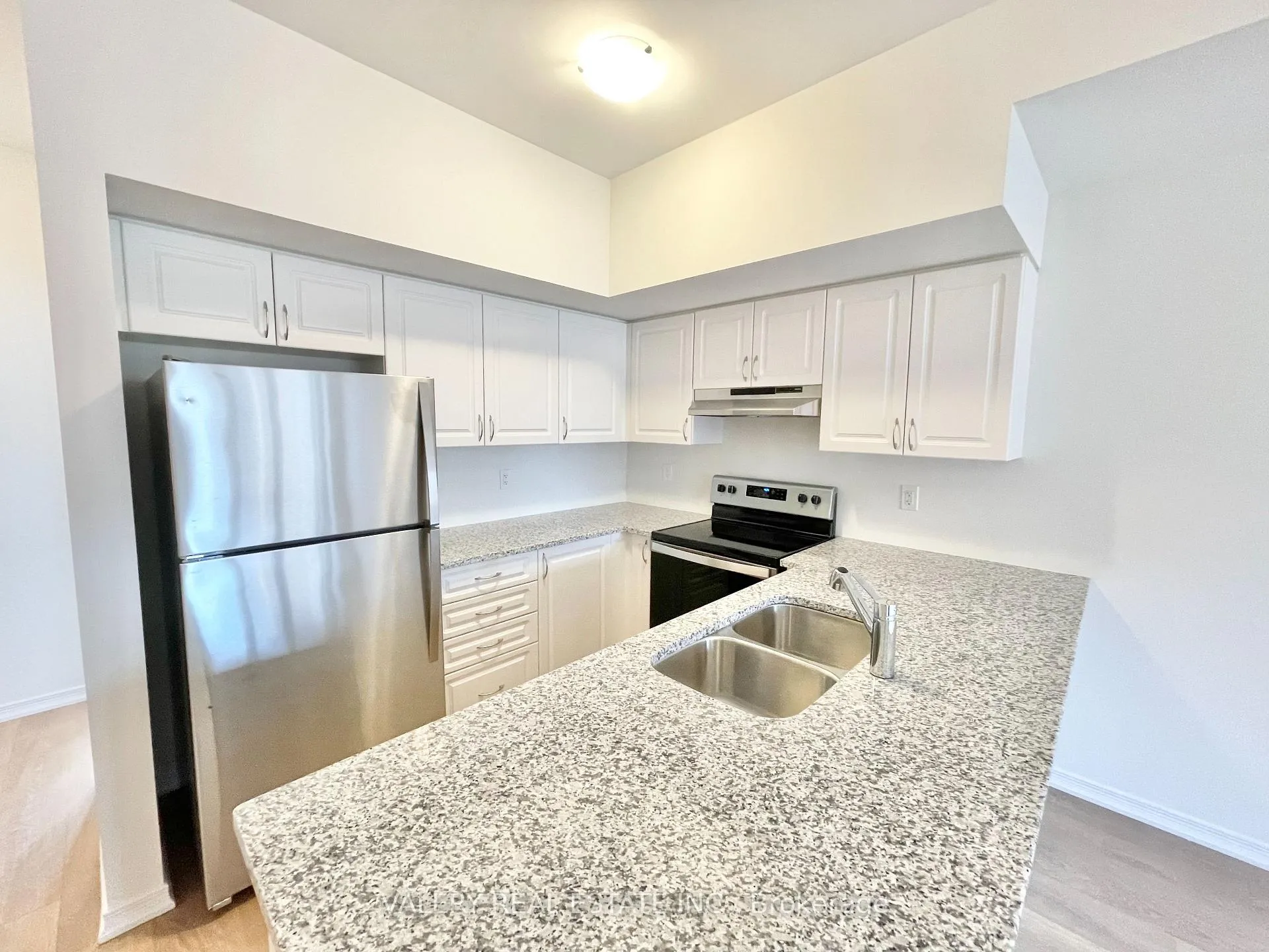 Photo 15 of 157 Danzatore Path, Oshawa, Windfields — HOMEH