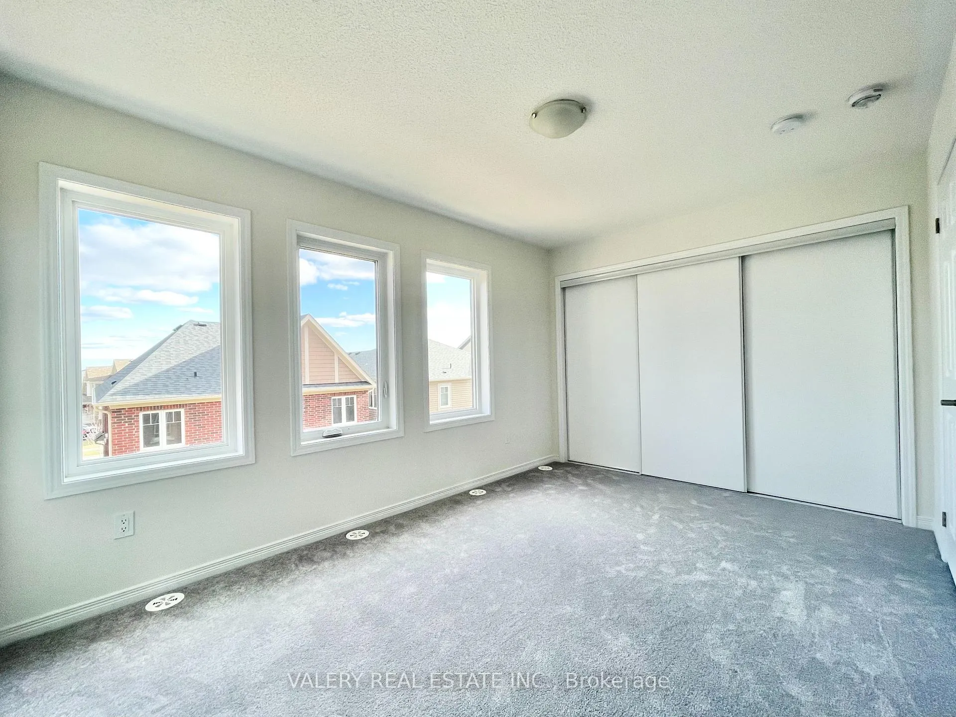 Photo 17 of 157 Danzatore Path, Oshawa, Windfields — HOMEH