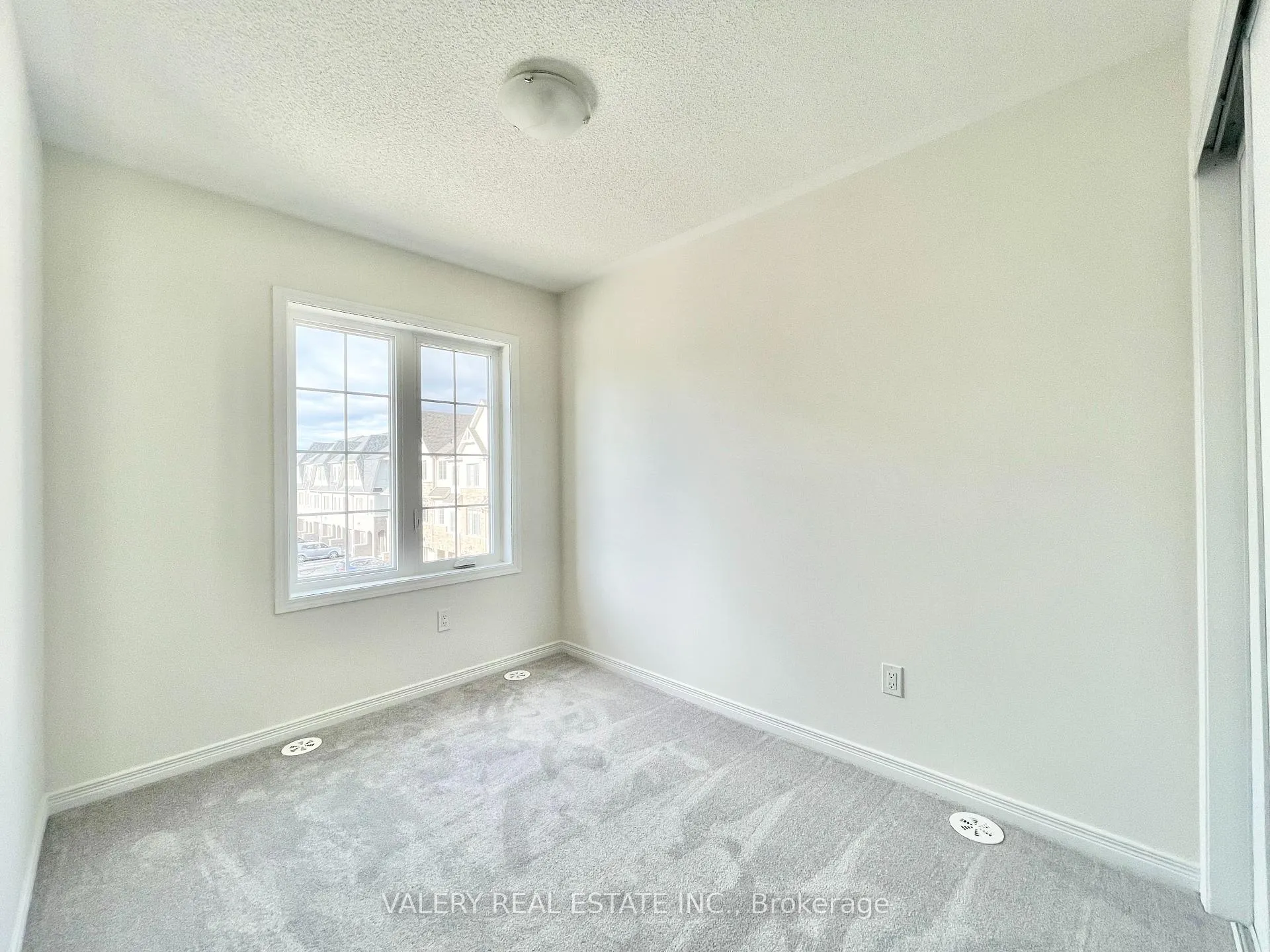 Photo 18 of 157 Danzatore Path, Oshawa, Windfields — HOMEH