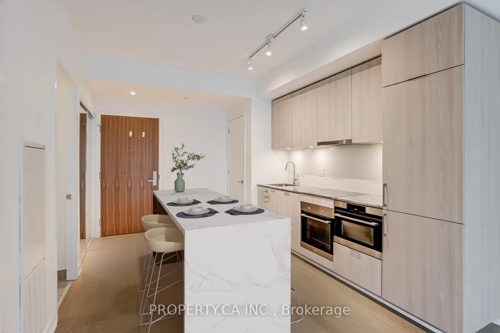 Photo 2 of Unit 419, 15 Queens Quay E, Toronto, Waterfront Communities — HOMEH