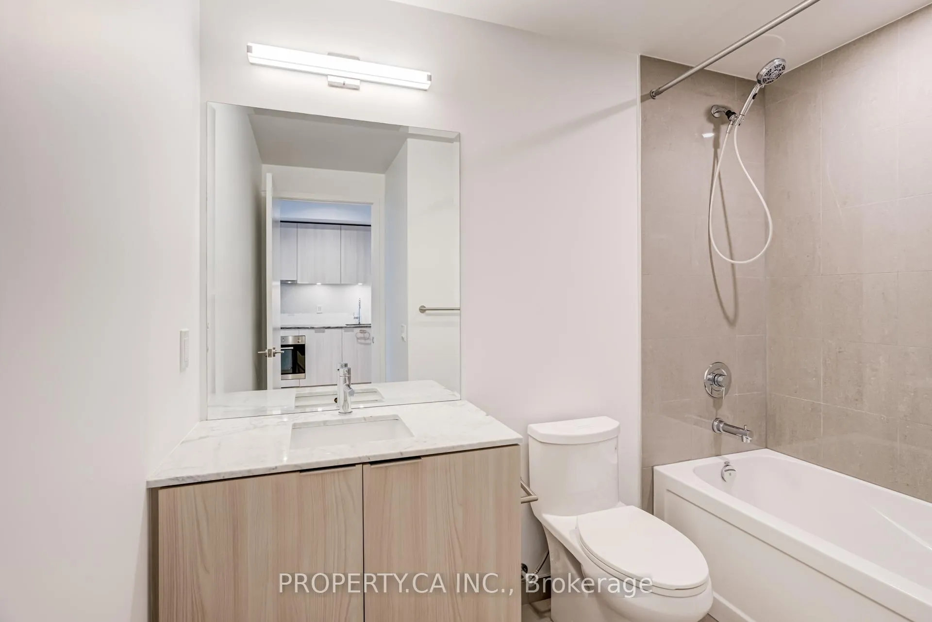 Photo 6 of Unit 419, 15 Queens Quay E, Toronto, Waterfront Communities — HOMEH