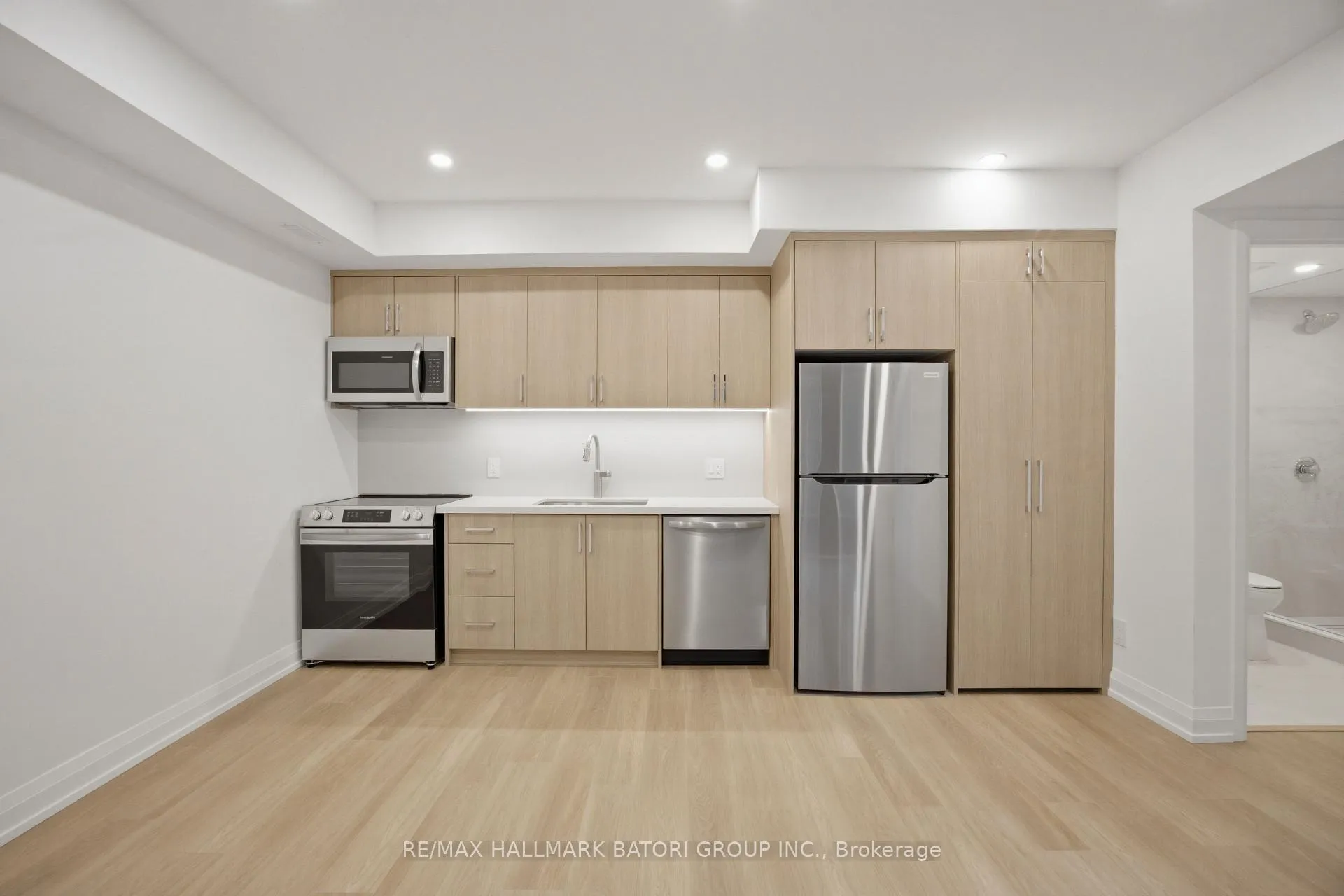 Photo 7 of Unit 5, 56 Camberwell Road, Toronto, Humewood-Cedarvale — HOMEH