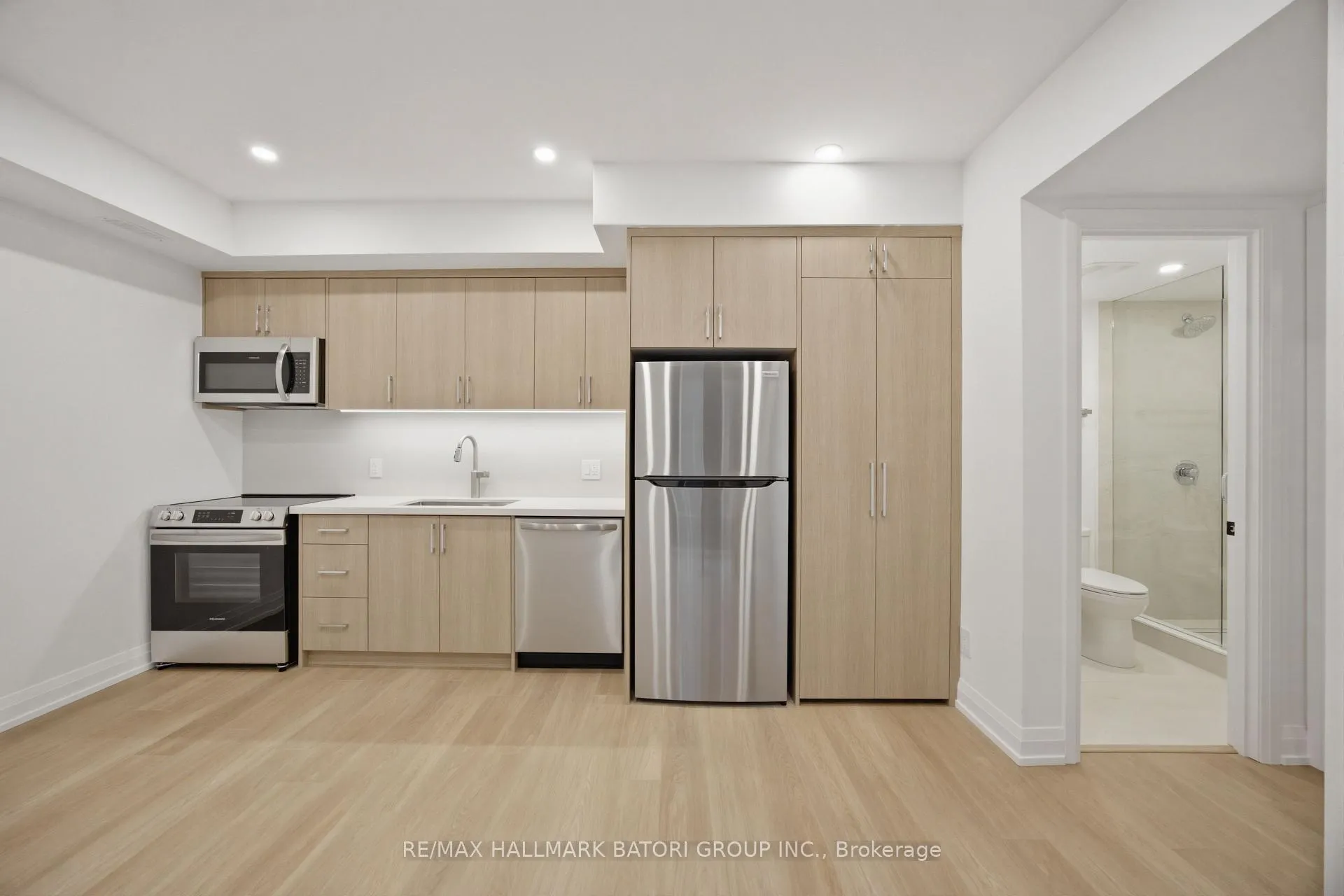 Photo 8 of Unit 5, 56 Camberwell Road, Toronto, Humewood-Cedarvale — HOMEH