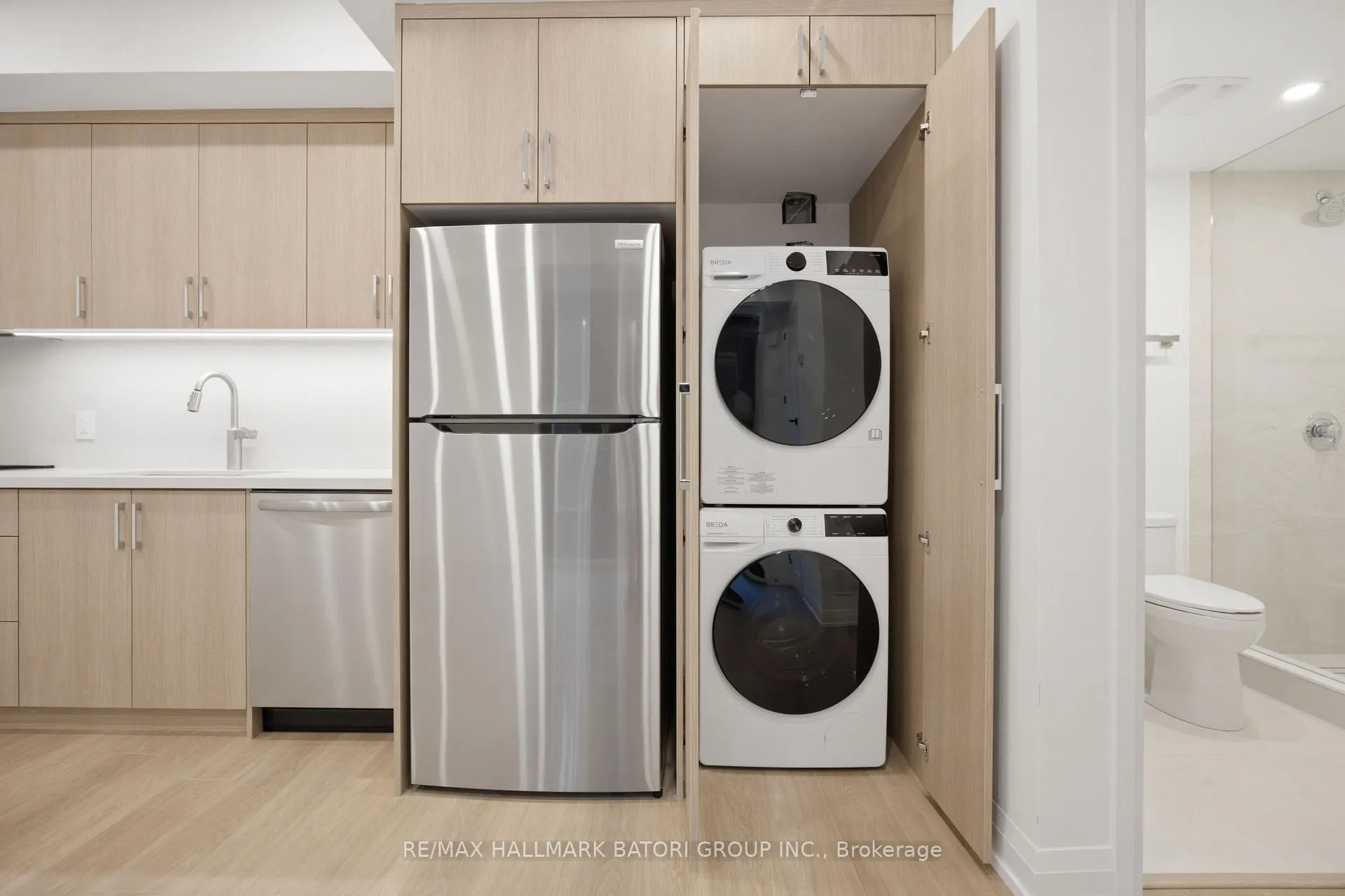 Photo 9 of Unit 5, 56 Camberwell Road, Toronto, Humewood-Cedarvale — HOMEH