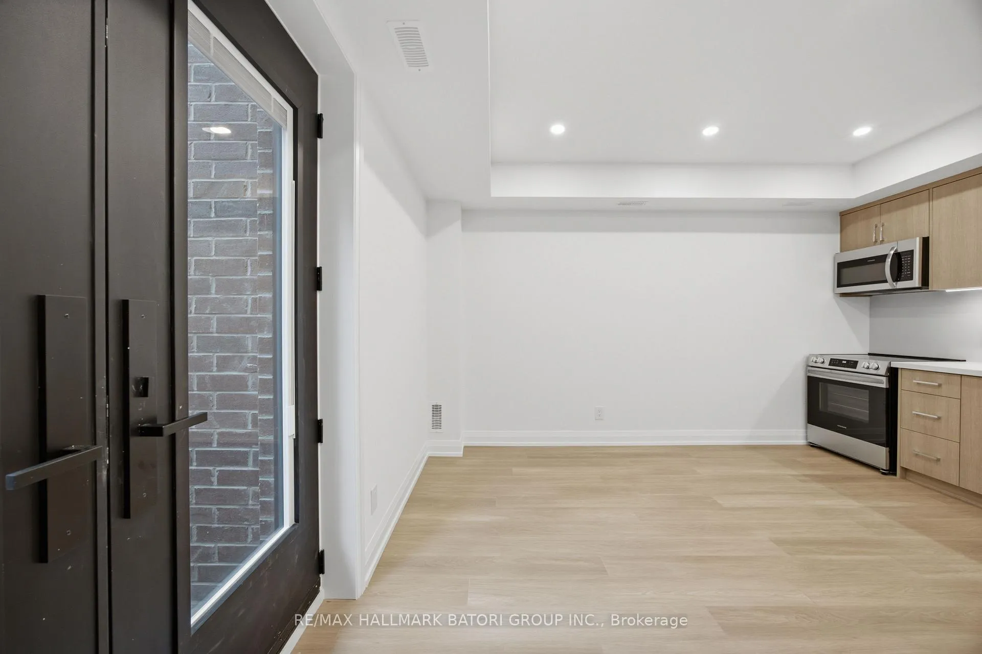 Photo 10 of Unit 5, 56 Camberwell Road, Toronto, Humewood-Cedarvale — HOMEH