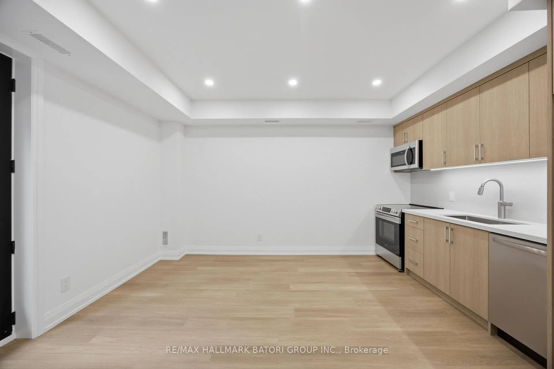 Photo 14 of Unit 5, 56 Camberwell Road, Toronto, Humewood-Cedarvale — HOMEH