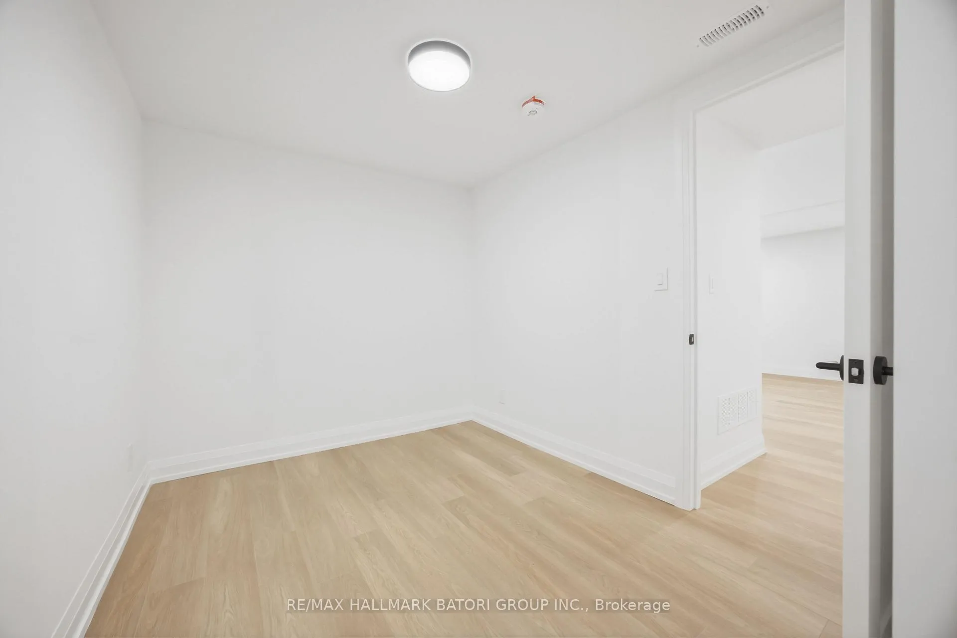 Photo 19 of Unit 5, 56 Camberwell Road, Toronto, Humewood-Cedarvale — HOMEH