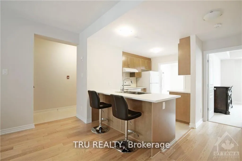Photo 4 of Unit C, 1020 Beryl Private, Ottawa, Riverside South/Gloucester Glen — HOMEH