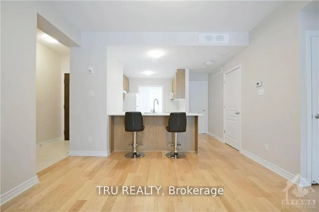 Photo 5 of Unit C, 1020 Beryl Private, Ottawa, Riverside South/Gloucester Glen — HOMEH