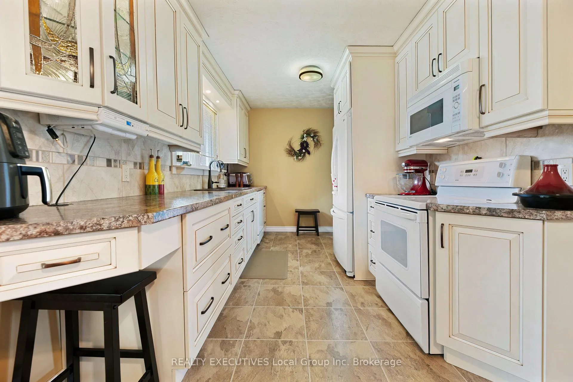 Photo 3 of 1005 Pinecreek Road S, Callander — HOMEH