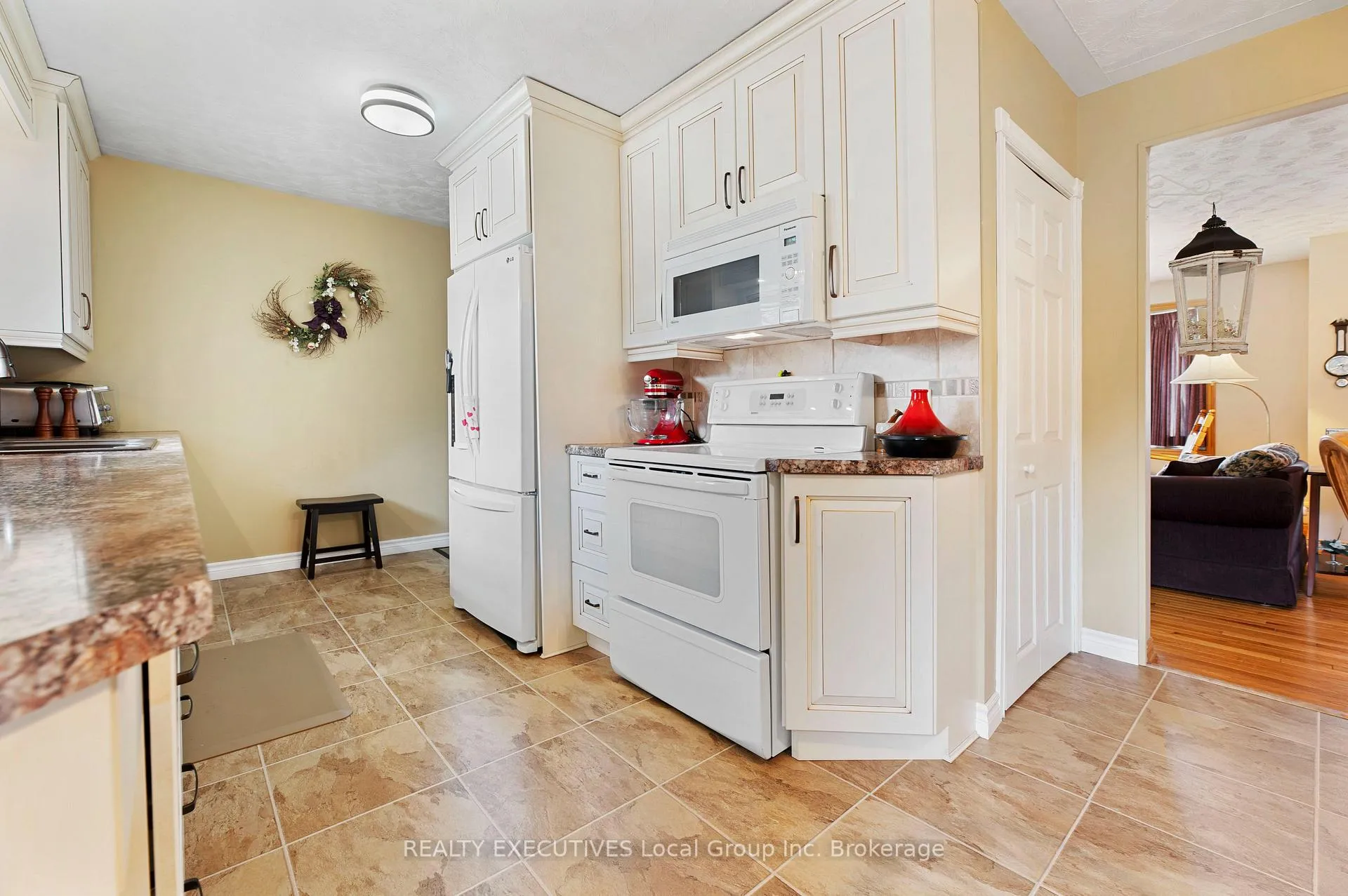 Photo 9 of 1005 Pinecreek Road S, Callander — HOMEH