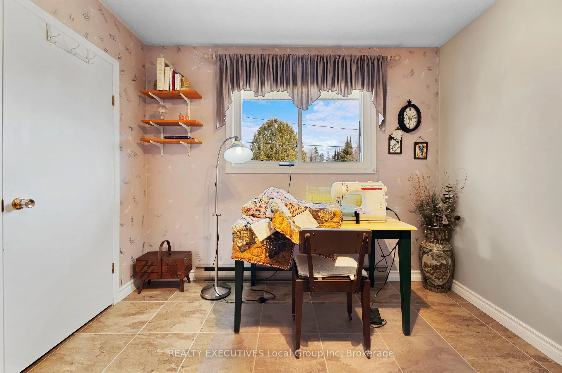 Photo 16 of 1005 Pinecreek Road S, Callander — HOMEH