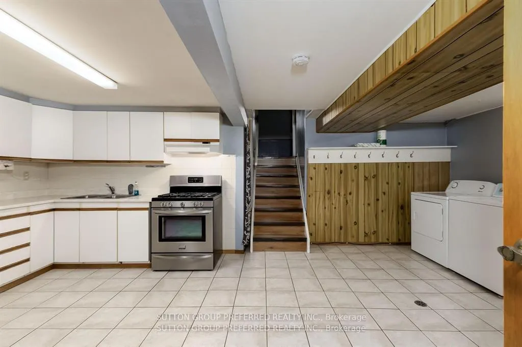 Photo 25 of 95 Scotchmere Crescent, London, South X — HOMEH