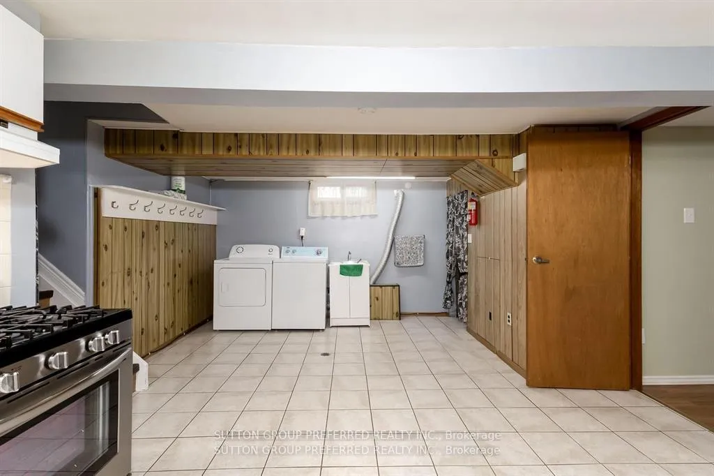Photo 26 of 95 Scotchmere Crescent, London, South X — HOMEH