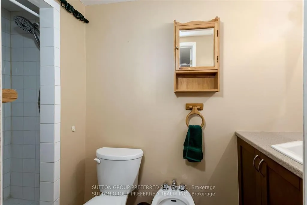 Photo 30 of 95 Scotchmere Crescent, London, South X — HOMEH
