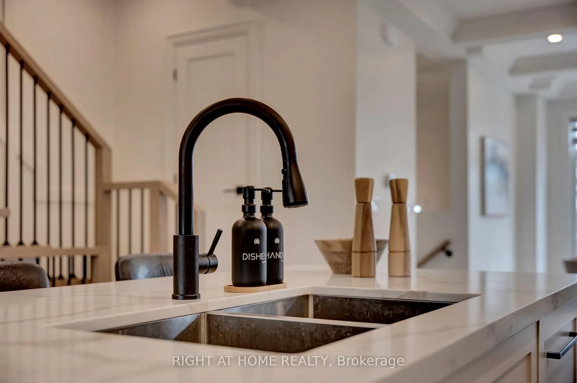 Photo 15 of 819 Fairview Avenue, Pickering, Bay Ridges — HOMEH