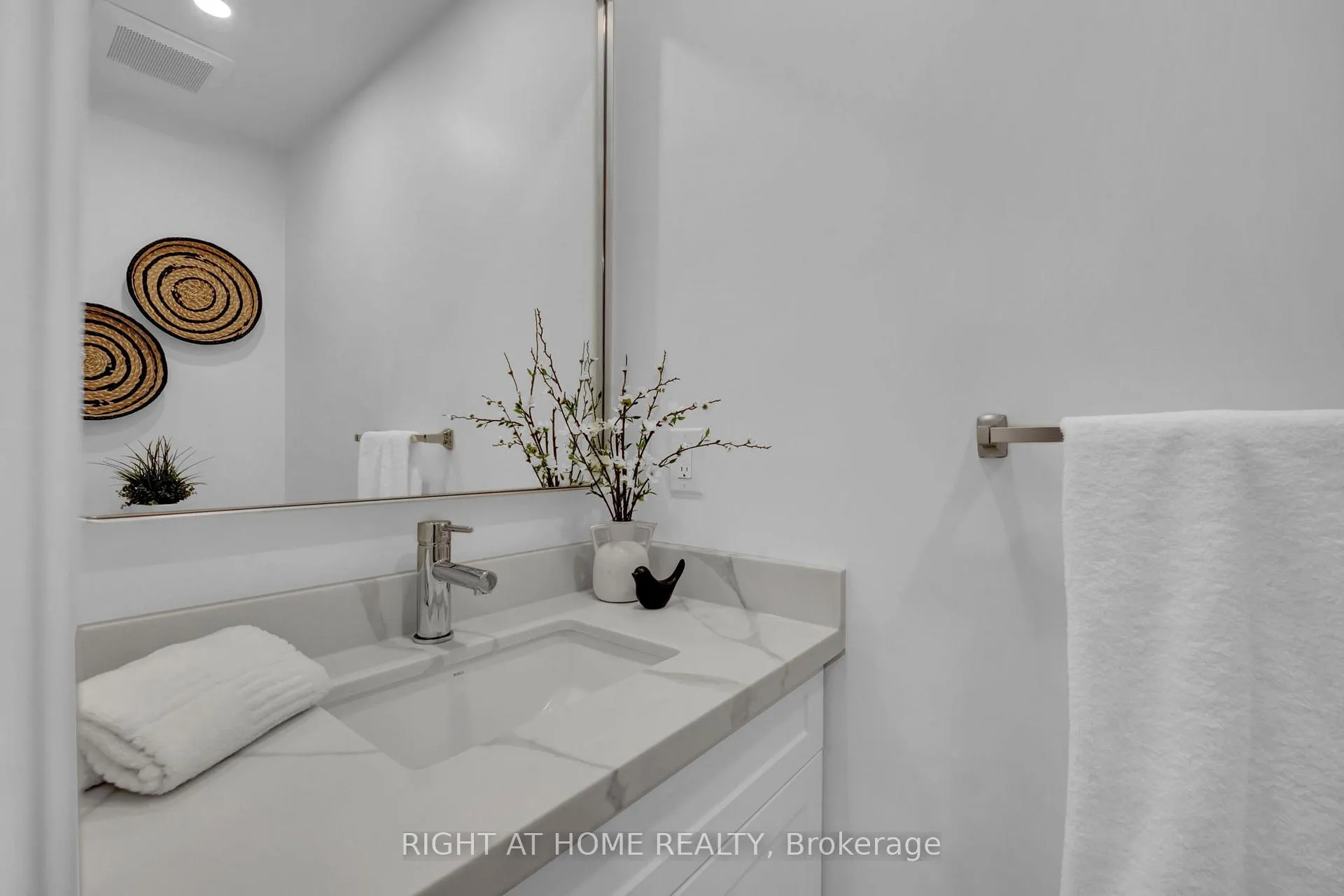 Photo 25 of 819 Fairview Avenue, Pickering, Bay Ridges — HOMEH