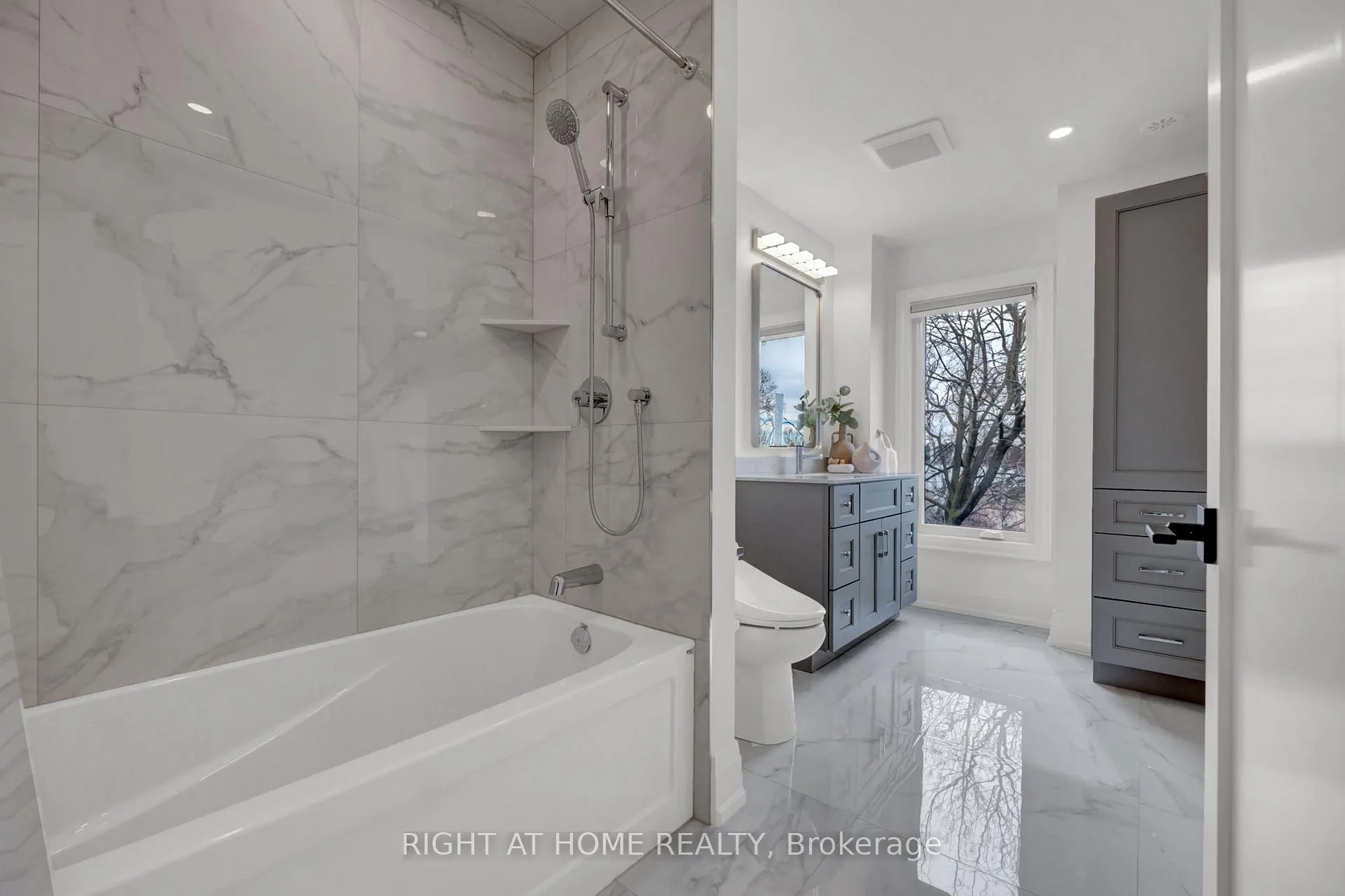 Photo 35 of 819 Fairview Avenue, Pickering, Bay Ridges — HOMEH