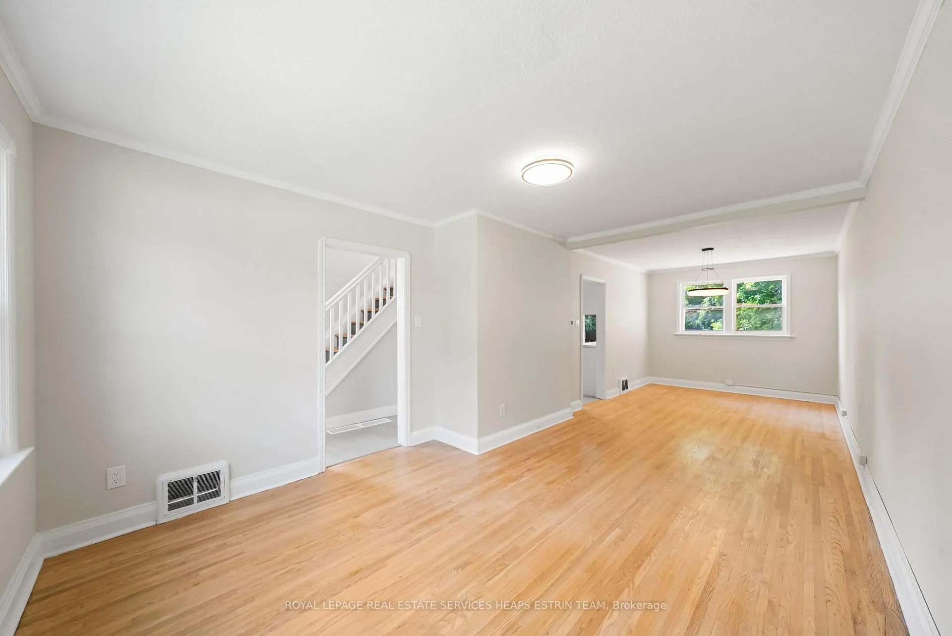 Photo 4 of Unit Upper, 21 Thursfield Crescent, Toronto, Leaside — HOMEH