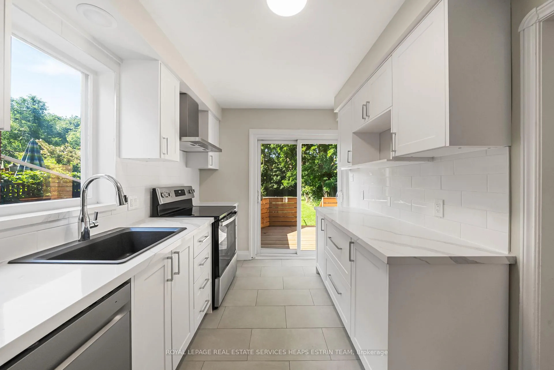 Photo 9 of Unit Upper, 21 Thursfield Crescent, Toronto, Leaside — HOMEH