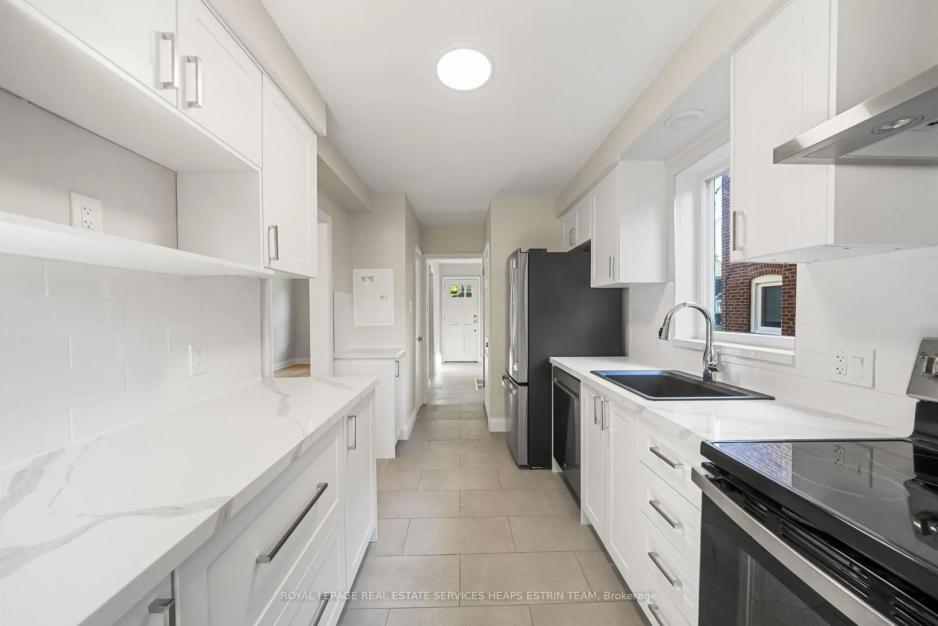 Photo 10 of Unit Upper, 21 Thursfield Crescent, Toronto, Leaside — HOMEH