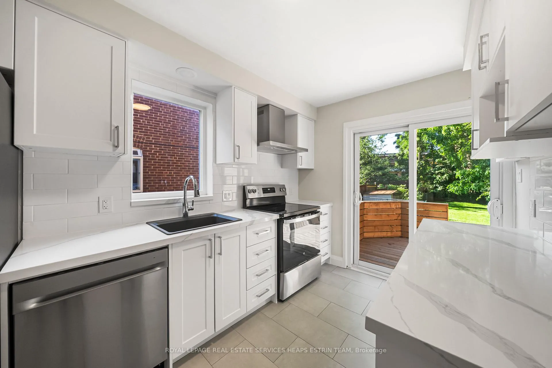 Photo 11 of Unit Upper, 21 Thursfield Crescent, Toronto, Leaside — HOMEH