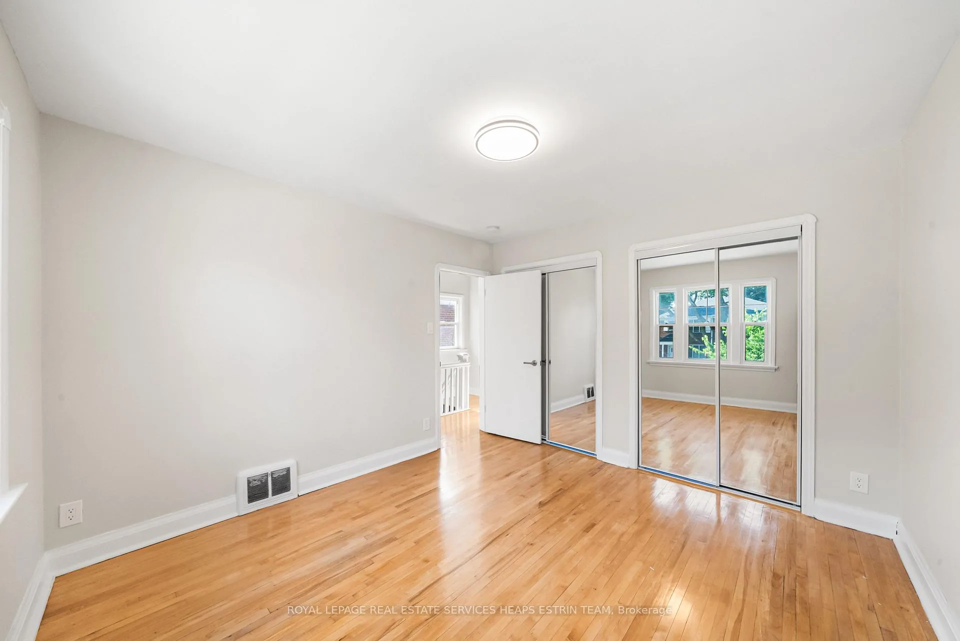 Photo 13 of Unit Upper, 21 Thursfield Crescent, Toronto, Leaside — HOMEH
