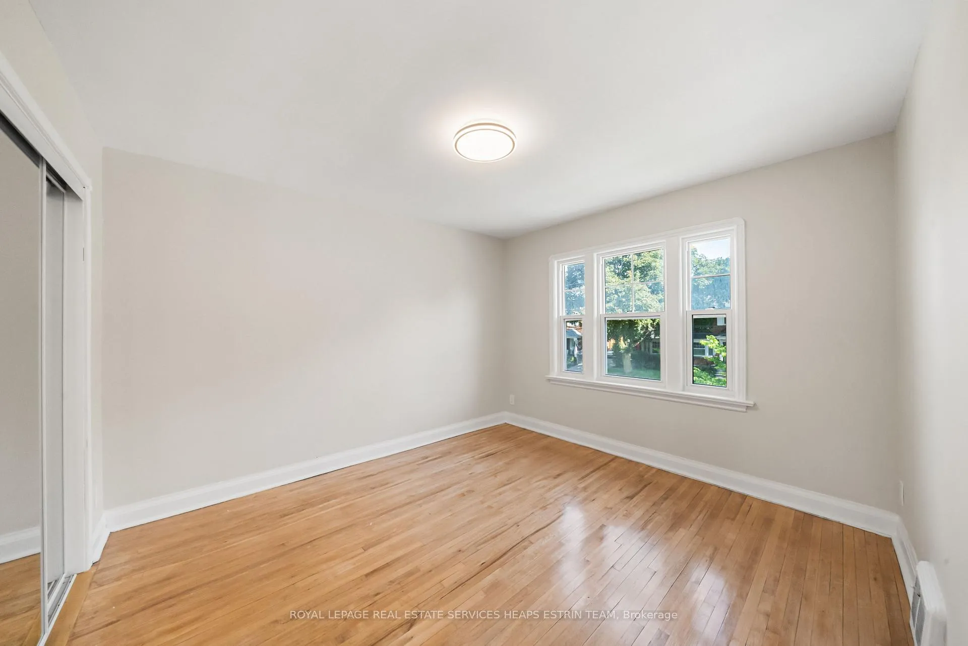 Photo 14 of Unit Upper, 21 Thursfield Crescent, Toronto, Leaside — HOMEH