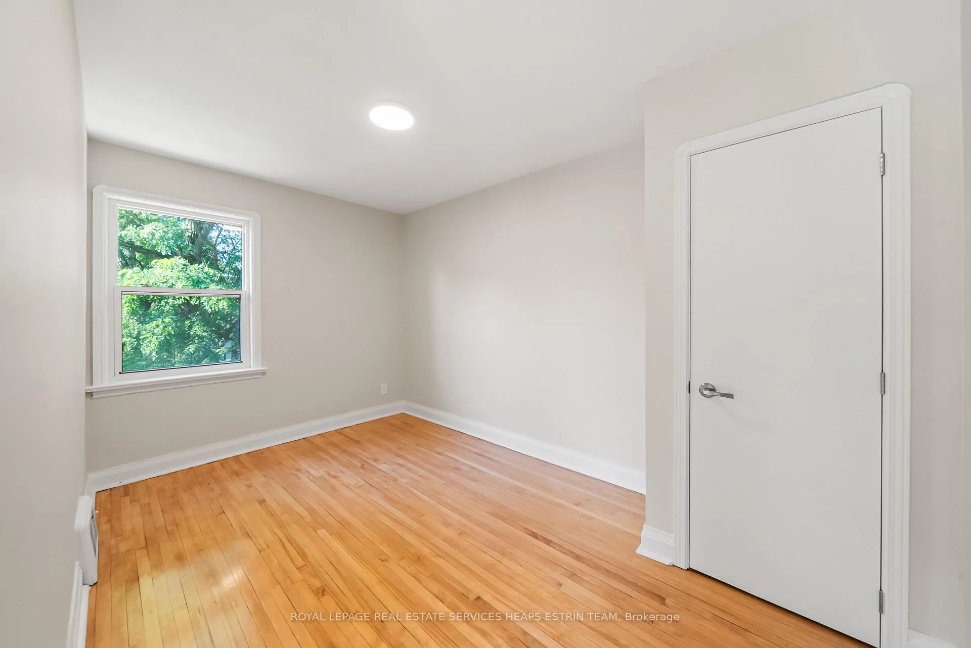 Photo 15 of Unit Upper, 21 Thursfield Crescent, Toronto, Leaside — HOMEH