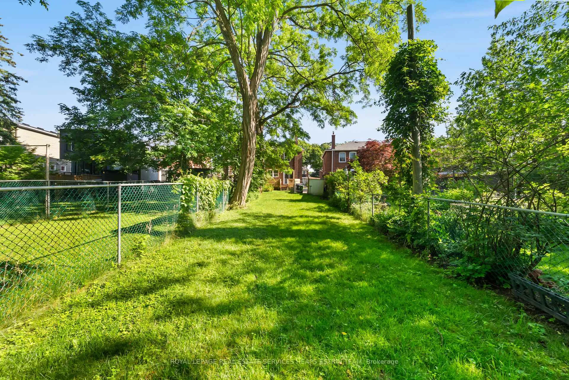 Photo 22 of Unit Upper, 21 Thursfield Crescent, Toronto, Leaside — HOMEH